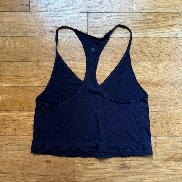 navy Lululemon racerback tank (size: 2) - Picture 6 of 8
